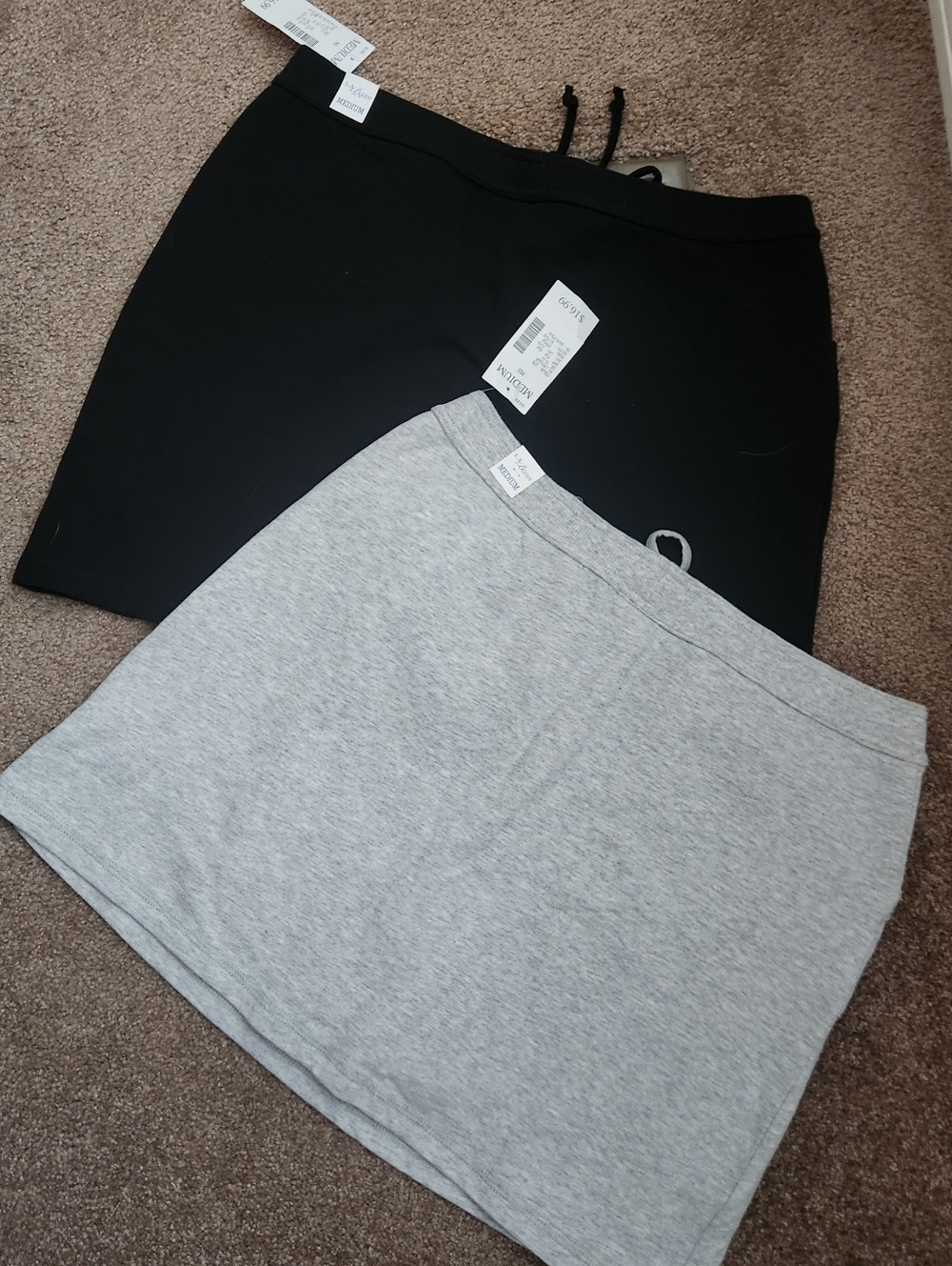 L.A. BLUES Skorts (2) Black/ Grey - Picture 2 of 7